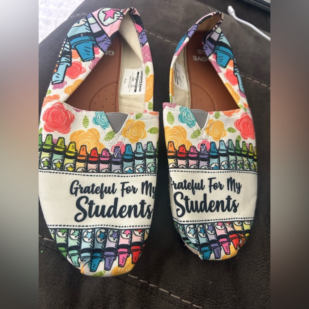 Colorful Teacher Shoes with Crayon Design Sz 10